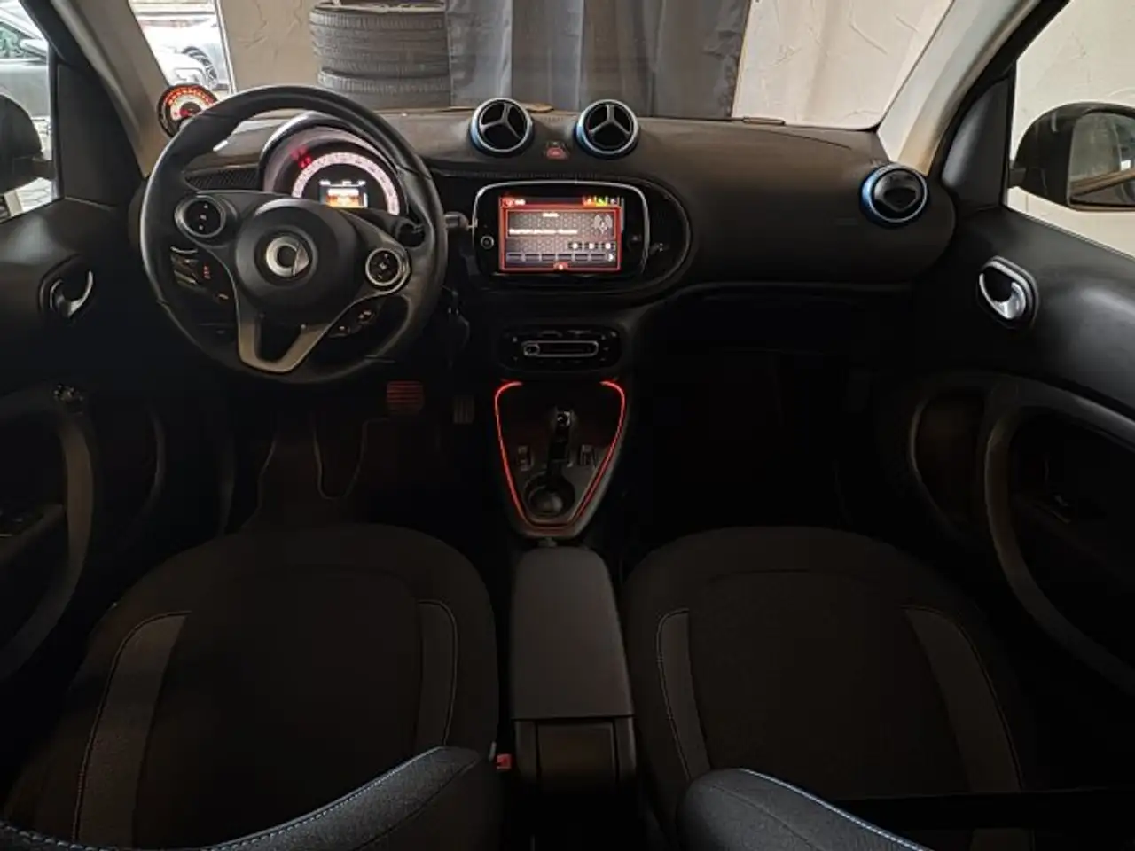 smart forTwo smart EQfortwo Exclusive LED Lkrdhzg Kamera Pano — Vehicle gallery 13