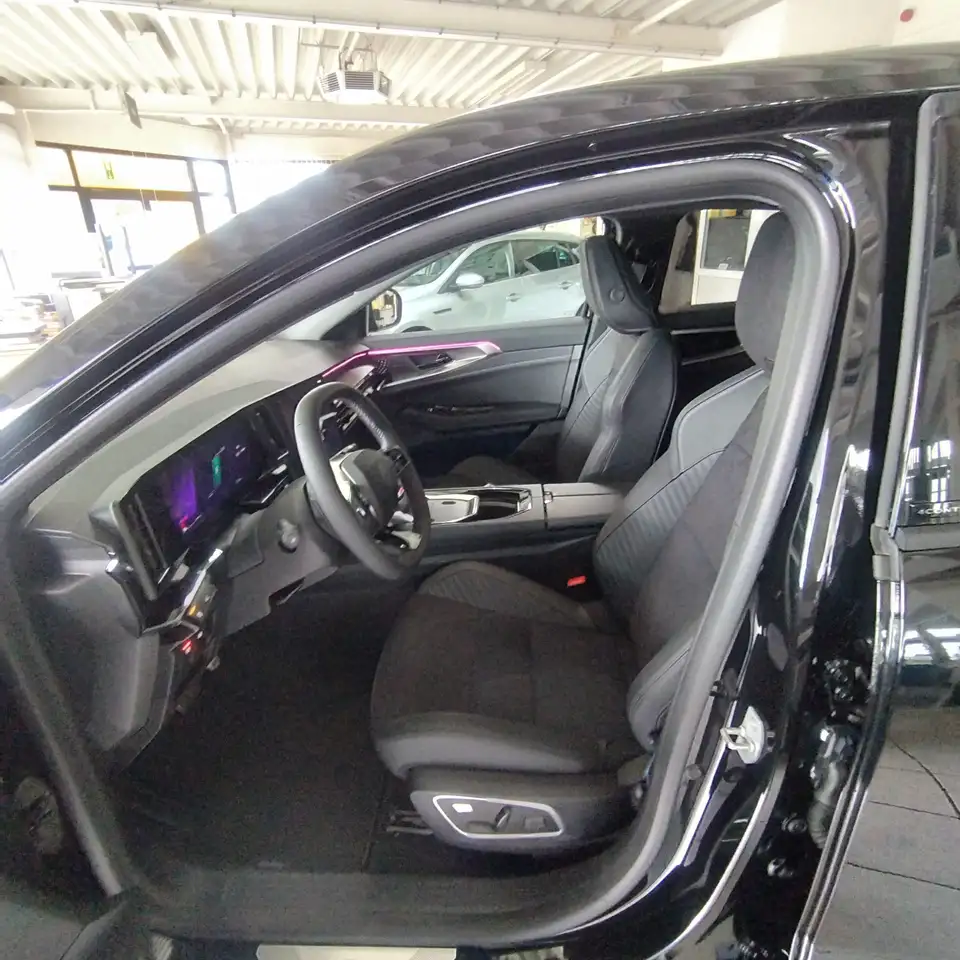 Renault Rafale E-TECH Full Hybrid 200 Esprit Alpine — Vehicle gallery 10