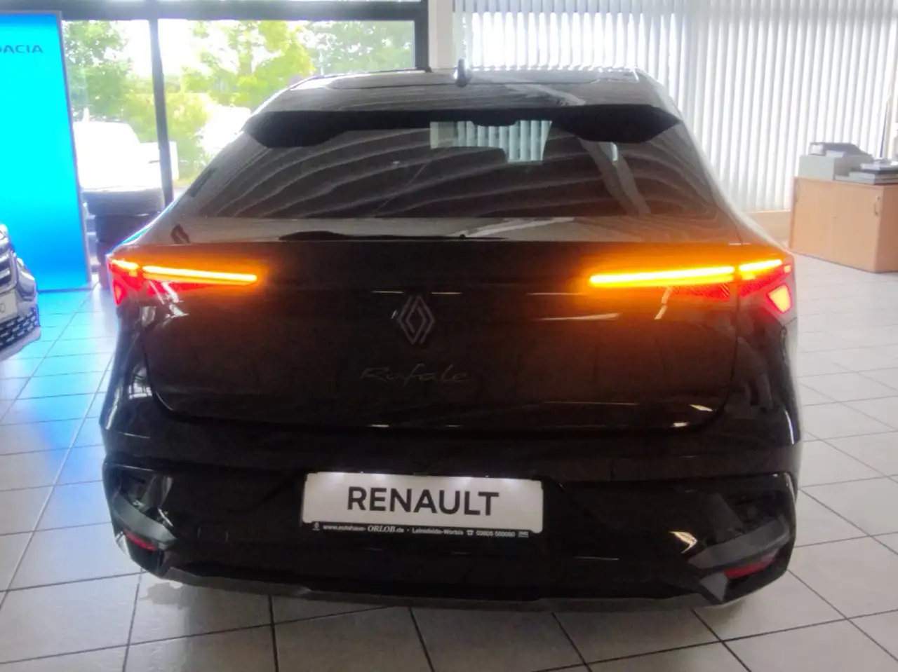 Renault Rafale E-TECH Full Hybrid 200 Esprit Alpine — Vehicle gallery 9