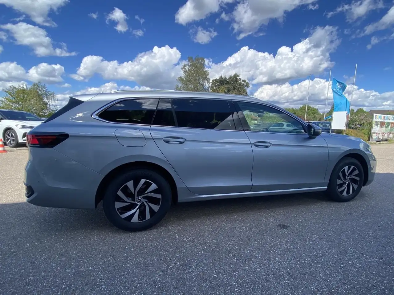 Volkswagen Passat Variant 1.5 TSI DSG Business Neues Modell — Vehicle gallery 5