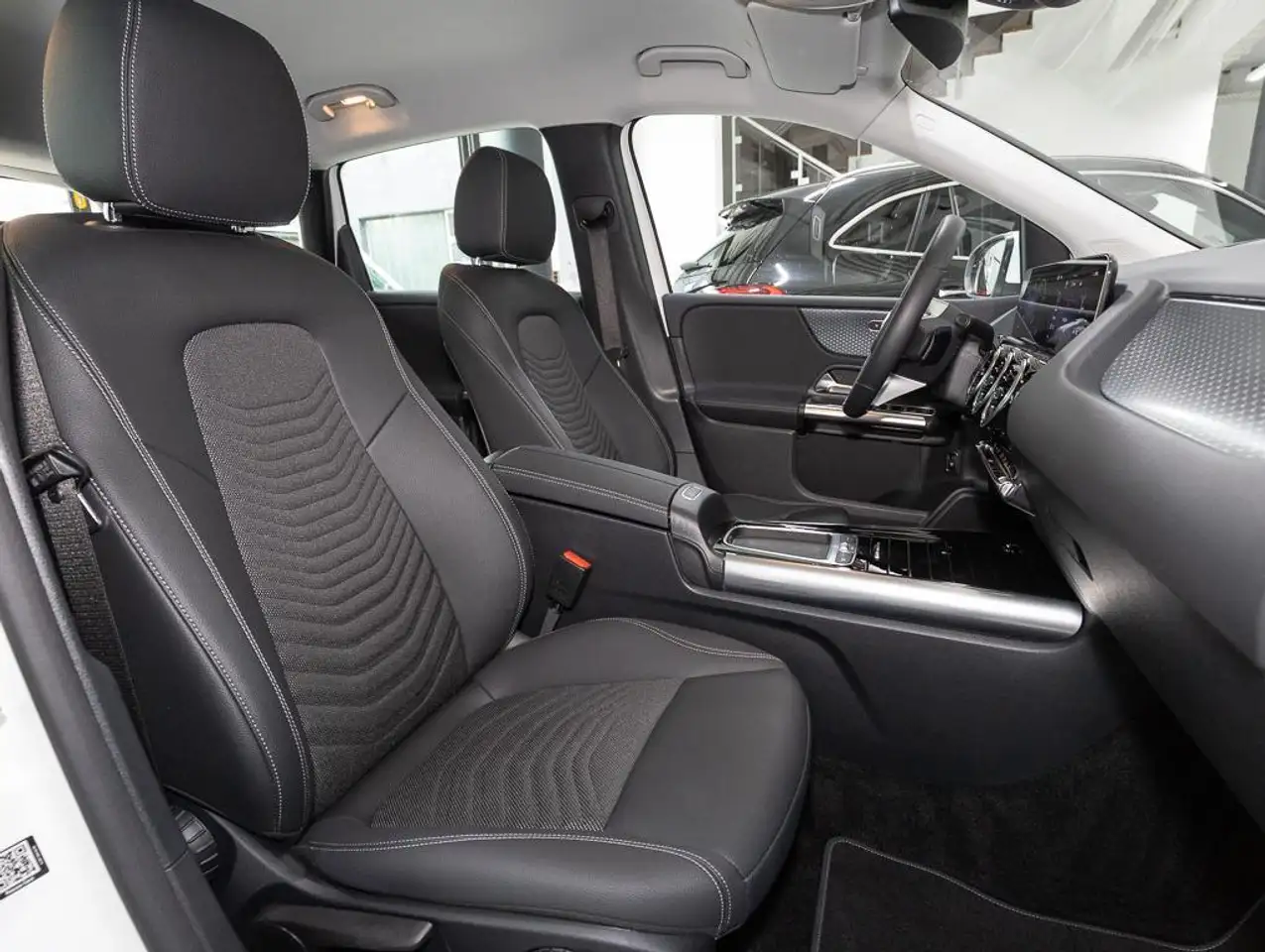 Mercedes-Benz B 180 AUT Kam. KlimaA LED LM Navi PDC ParkAss — Galerie du véhicule 11