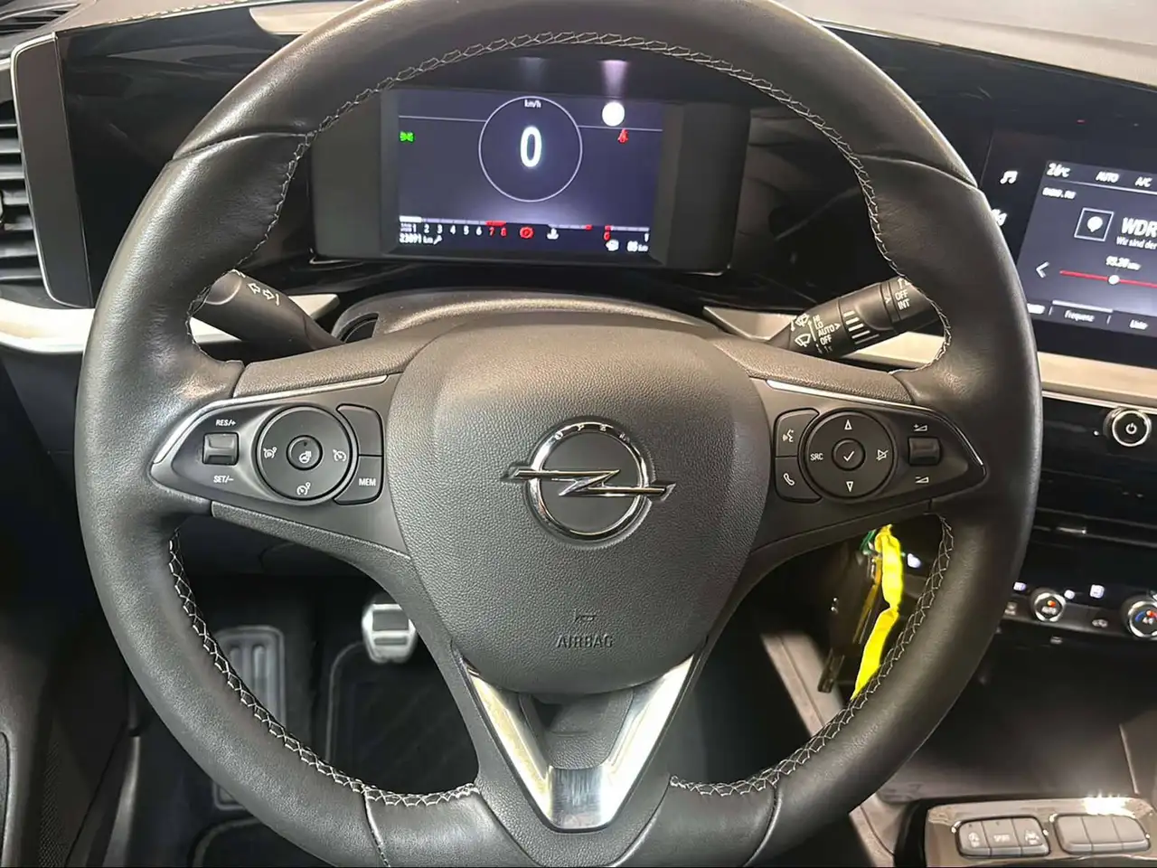 Opel Mokka GS Line - Allwetter / Kamera / hzb. Sitz + Lenkrad / TWA — معرض صور السيارة 9