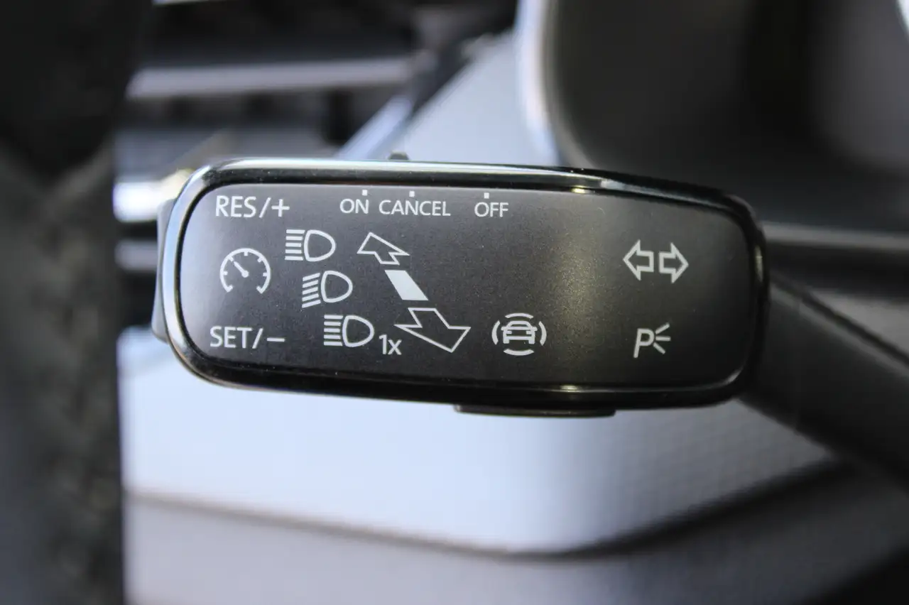Skoda Kamiq 1.0TSi Ambition Klima/efH/ZV/Pdc/LED — معرض صور السيارة 16