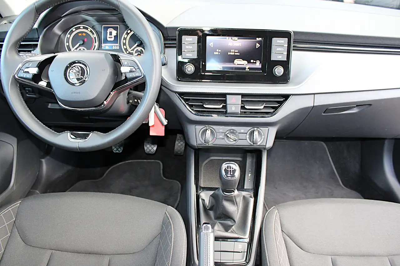 Skoda Kamiq 1.0TSi Ambition Klima/efH/ZV/Pdc/LED — معرض صور السيارة 11