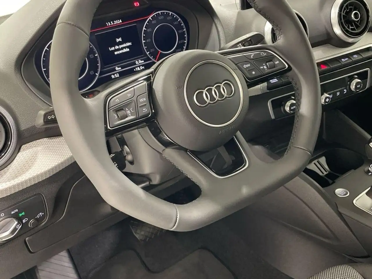 Audi Q2 35 TDI Black line edition S tronic 110kW — معرض صور السيارة 13