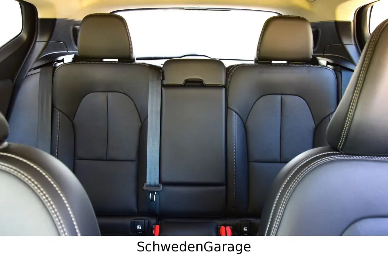 Volvo XC40 B4 Plus Dark 360°/H&K/PilotAssist — Galería del vehículo 14