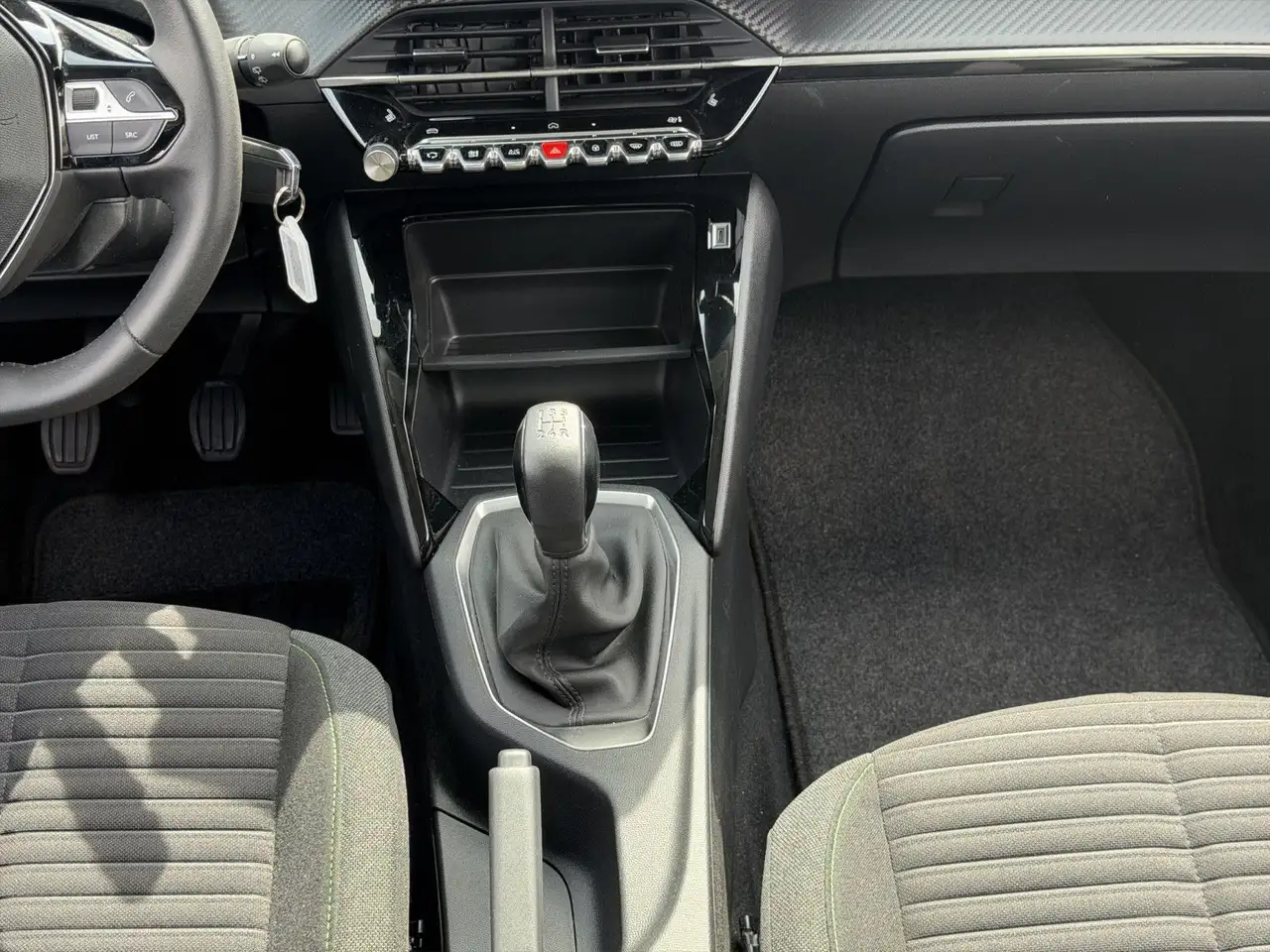 Peugeot 208 Active *SitzHZ*LED*Tempomat*PDC*CarPlay* — Galería del vehículo 16