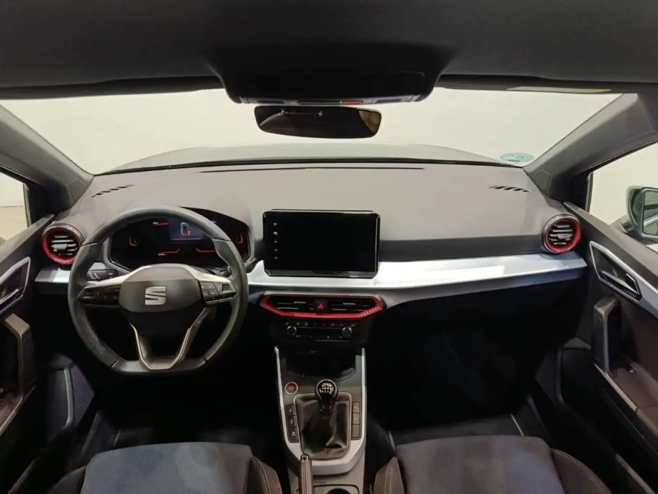 SEAT Arona 1.0 TSI 85kW (115CV) FR XM — معرض صور السيارة 4