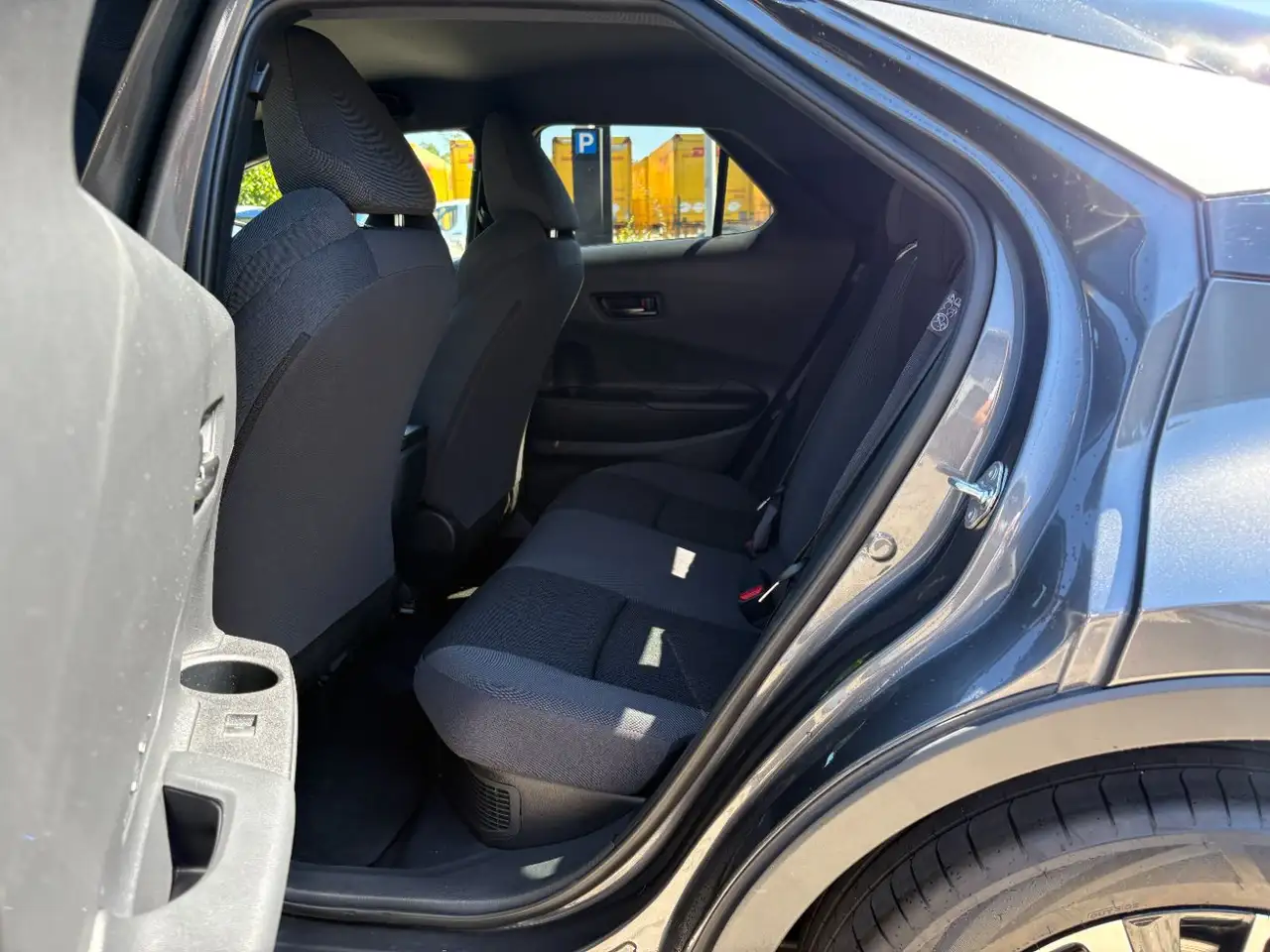 Toyota C-HR 2.0 Plug-in Hybrid Team D LED, Kamera, Navi — Galería del vehículo 7