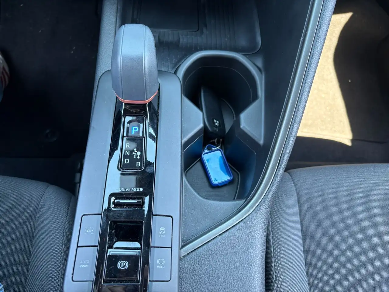 Toyota C-HR 2.0 Plug-in Hybrid Team D LED, Kamera, Navi — Galería del vehículo 14