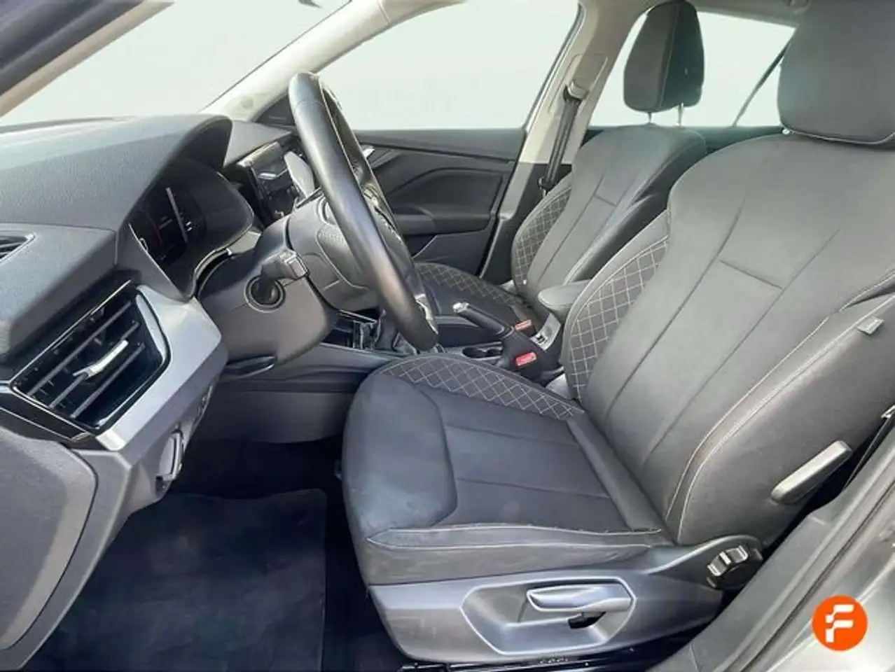 Skoda Kamiq 1.0 TSI Ambition 81kW — معرض صور السيارة 13