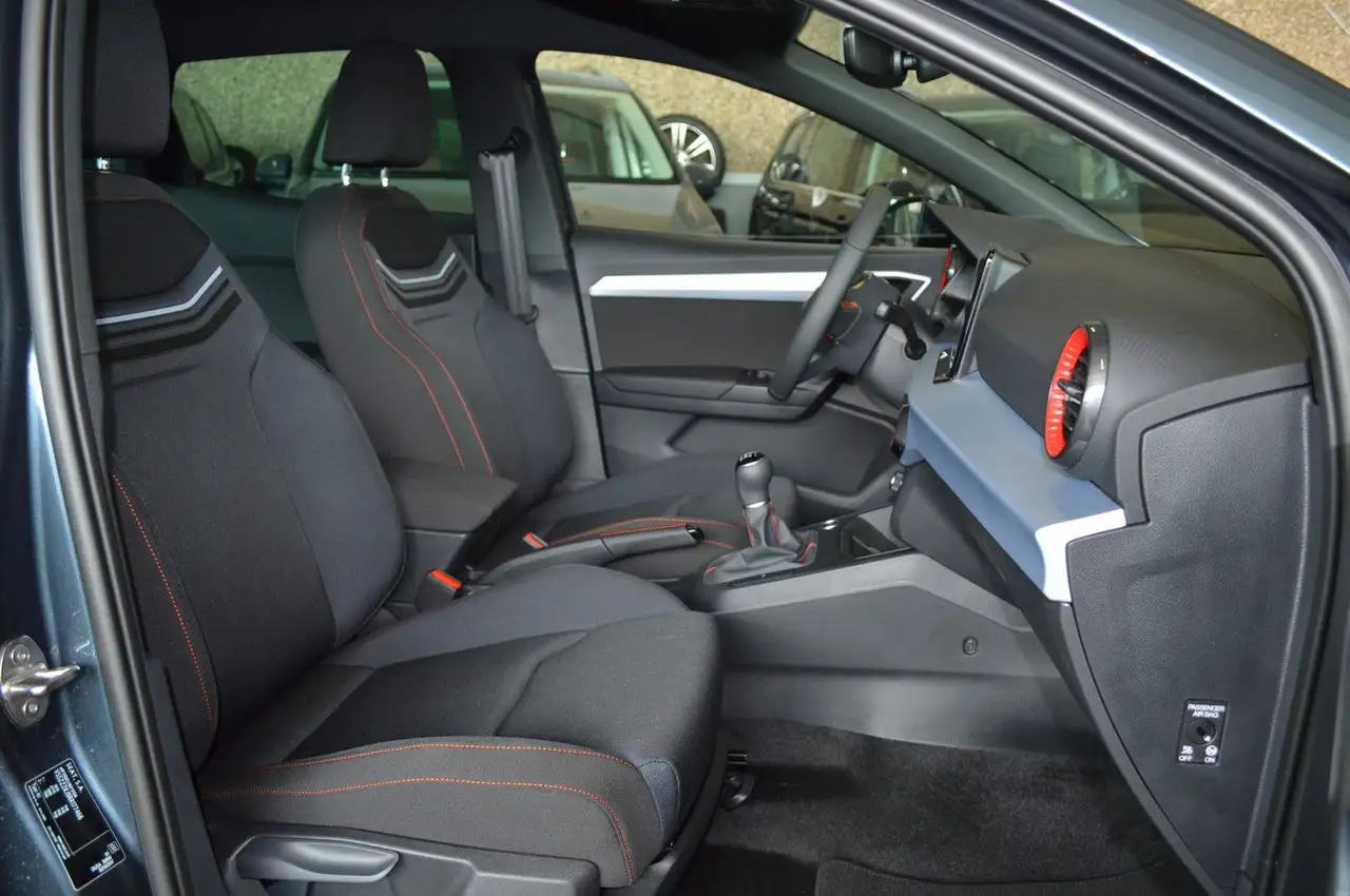 SEAT Ibiza 1.0 TSI FR 5J GARANTIE|LED|NAV|VIRT|KAMERA — Galería del vehículo 10
