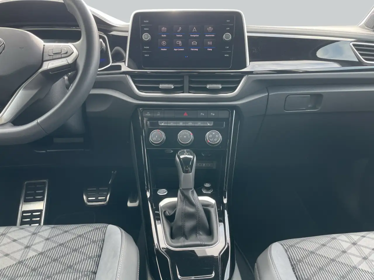 Volkswagen T-Roc 1.5 TSI DSG R-Line ACC EasyOpen Kamera — Galería del vehículo 17
