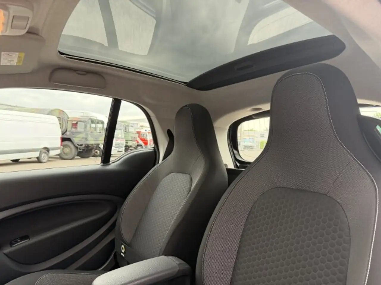 smart forTwo smart EQ fortwo Exclusive LED Kamera Sitzheizung — معرض صور السيارة 18