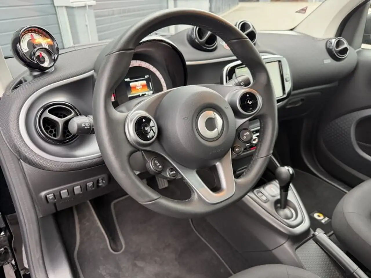 smart forTwo smart EQ fortwo Exclusive LED Kamera Sitzheizung — معرض صور السيارة 17