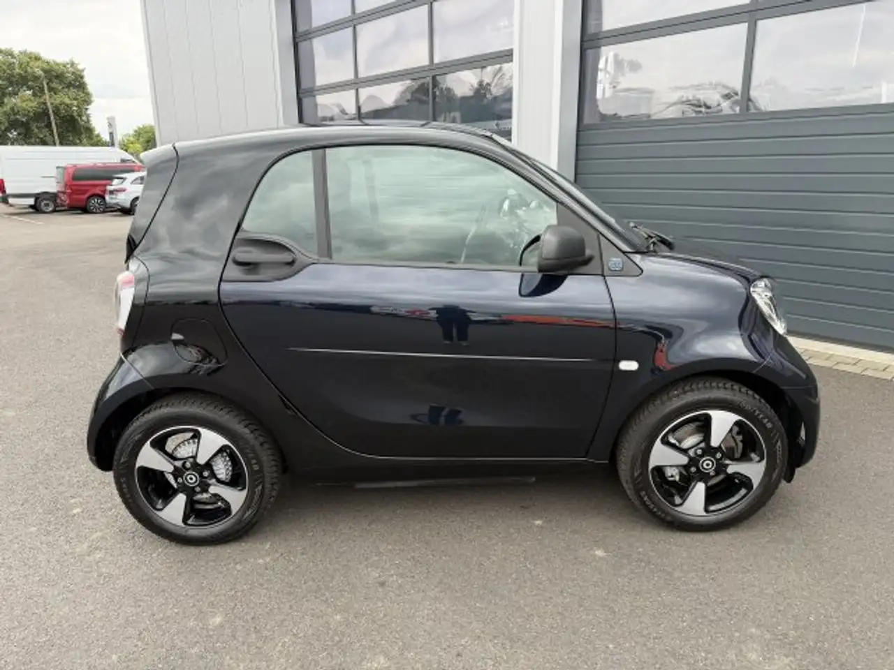 smart forTwo smart EQ fortwo Exclusive LED Kamera Sitzheizung — معرض صور السيارة 6