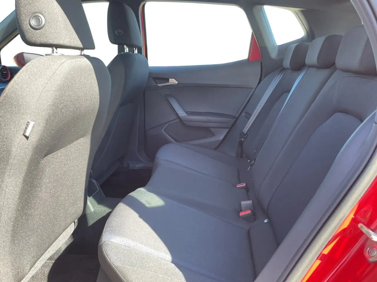 SEAT Arona 1.0 TSI FR VOLL-LED*NAV*VIRTUAL*TEMP*SHZ*PDC*DA... — Vehicle gallery 23