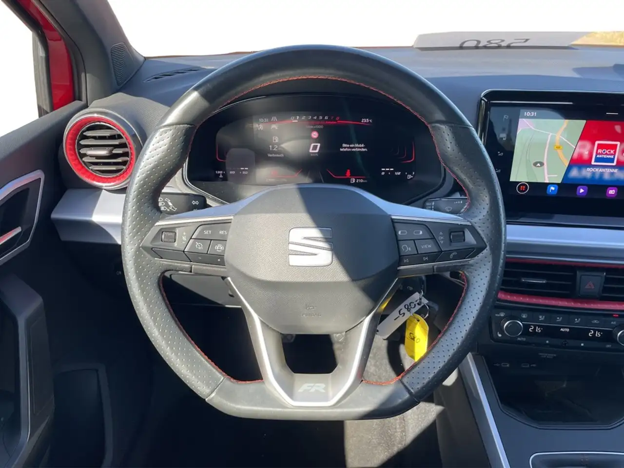 SEAT Arona 1.0 TSI FR VOLL-LED*NAV*VIRTUAL*TEMP*SHZ*PDC*DA... — Vehicle gallery 17