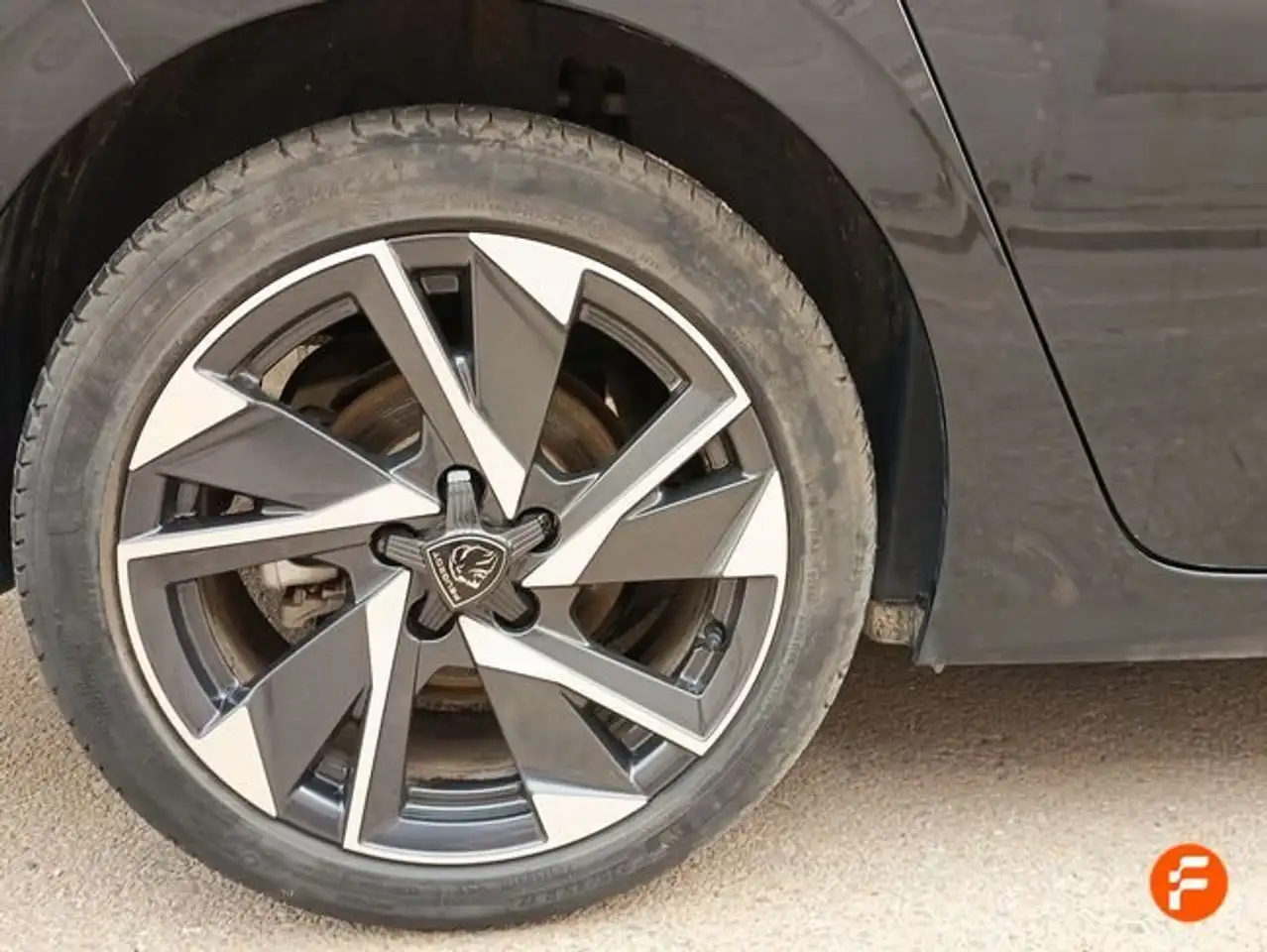 Peugeot 308 1.2 PureTech S&S Allure 130 — Vehicle gallery 23