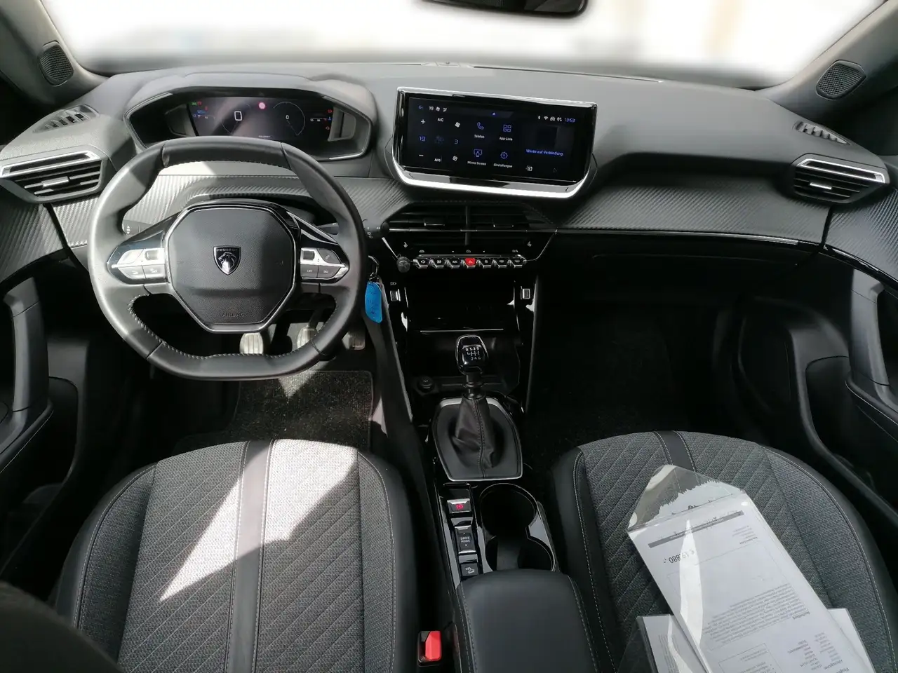Peugeot 2008 1.2 PureTech 100 Allure LED PDC KlimaA — Galería del vehículo 10