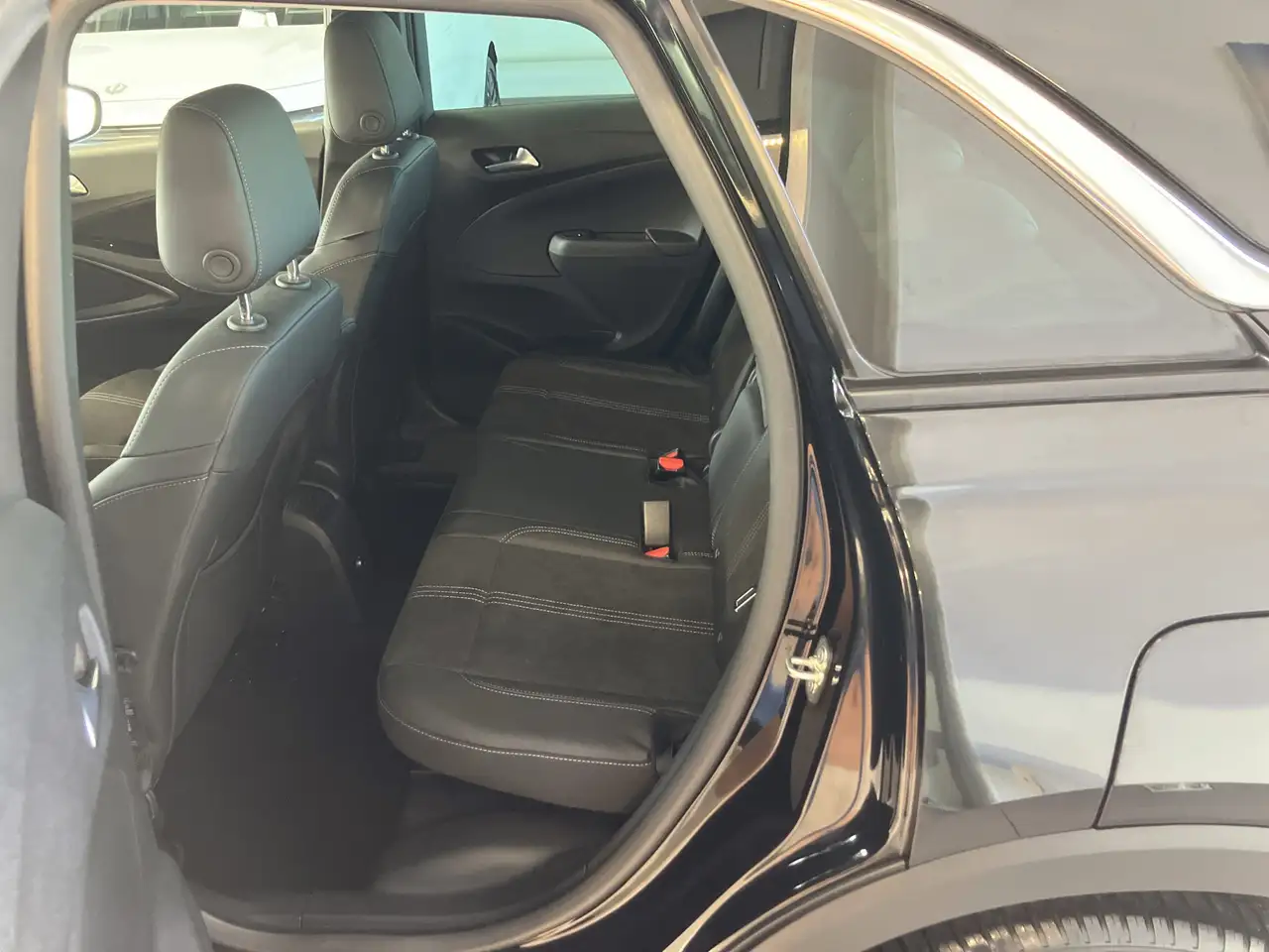 Opel Crossland 1.2Turbo Ultimate Allwetterreifen*Klima — معرض صور السيارة 16