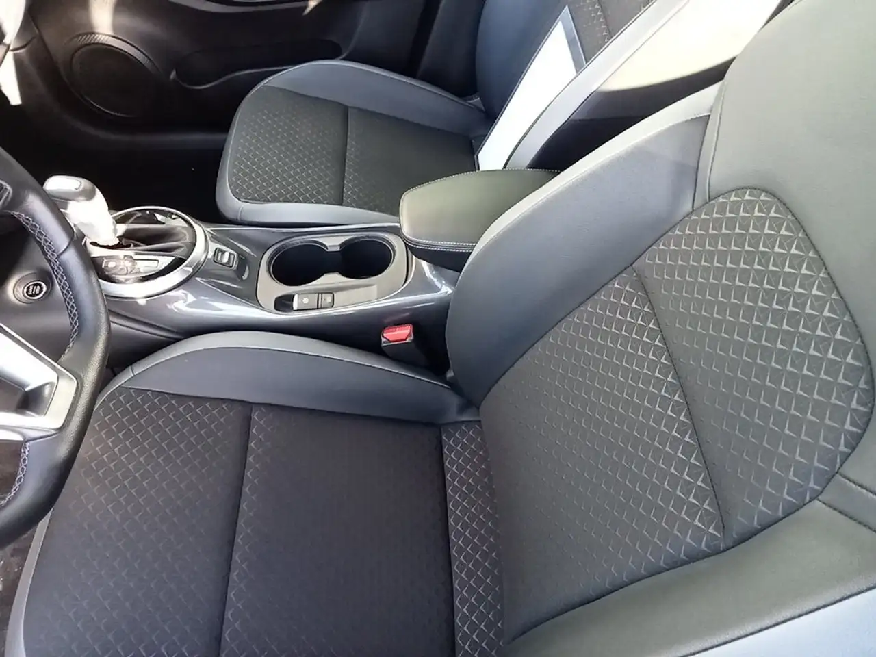 Nissan Juke 1.0 DIG-T N-Connecta 4x2 DCT 7 84kW — Galerie du véhicule 13