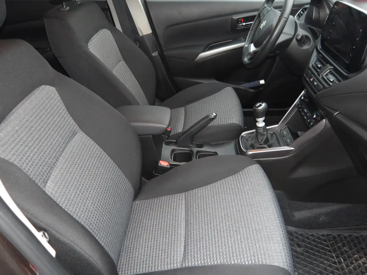 Suzuki SX4 S-Cross Club — معرض صور السيارة 3