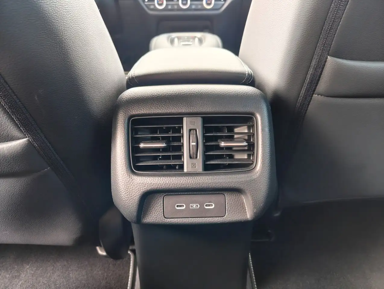 Honda ZR-V 2,0 e:HEV Advance Navi/LED/Kamera — معرض صور السيارة 27