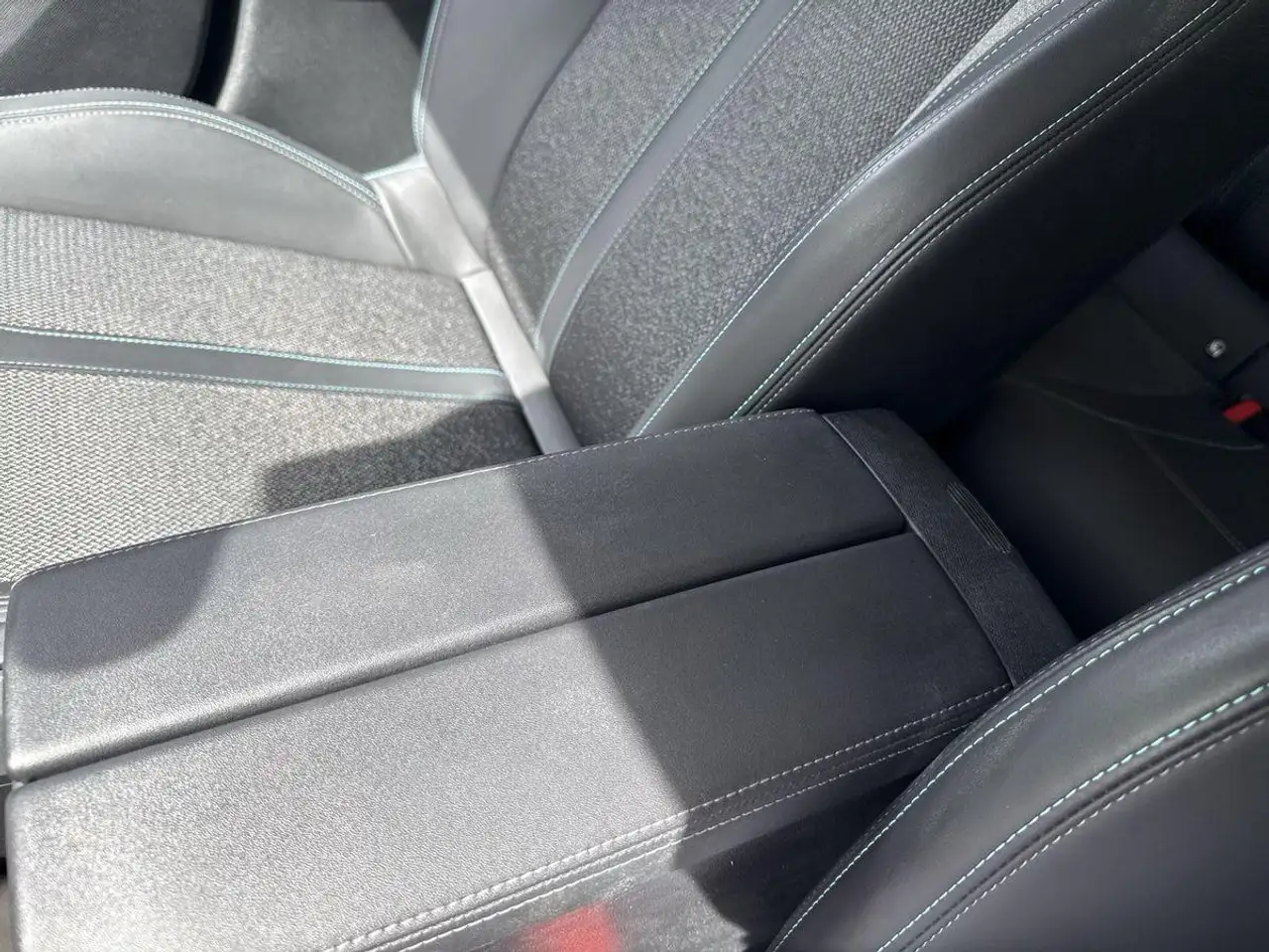 Peugeot 308 1.2 Allure*Kamera*Navi*ACC*Leder*Klimaut*LED* — معرض صور السيارة 22