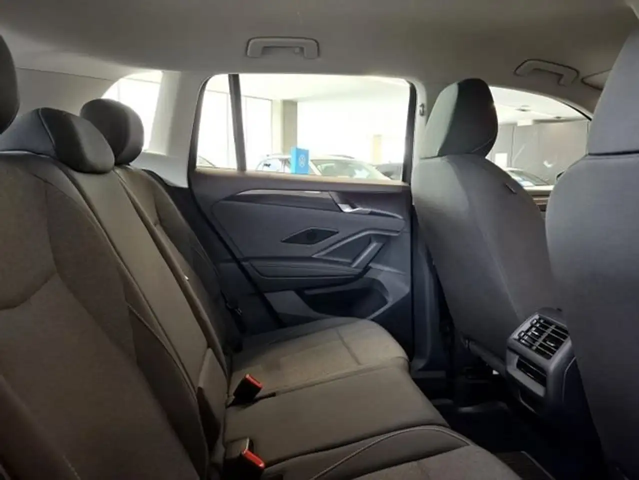 Volkswagen Tiguan Nuevo Edition 1.5 TSI mHEV 96 kW (130 CV) DSG7 — Galerie du véhicule 5