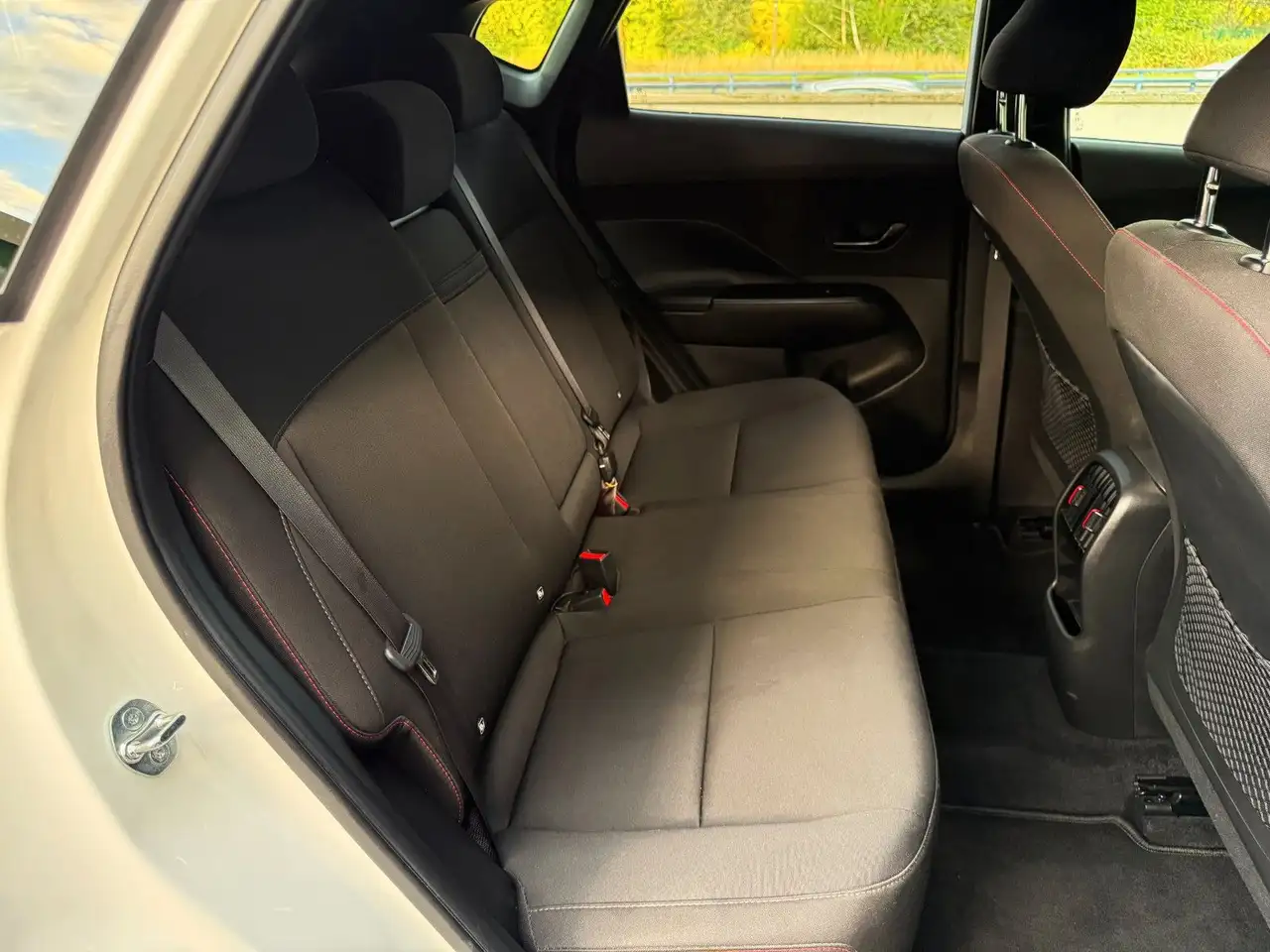 Hyundai KONA 1.6 GDI Hybrid 2WD N Line — Galerie du véhicule 30