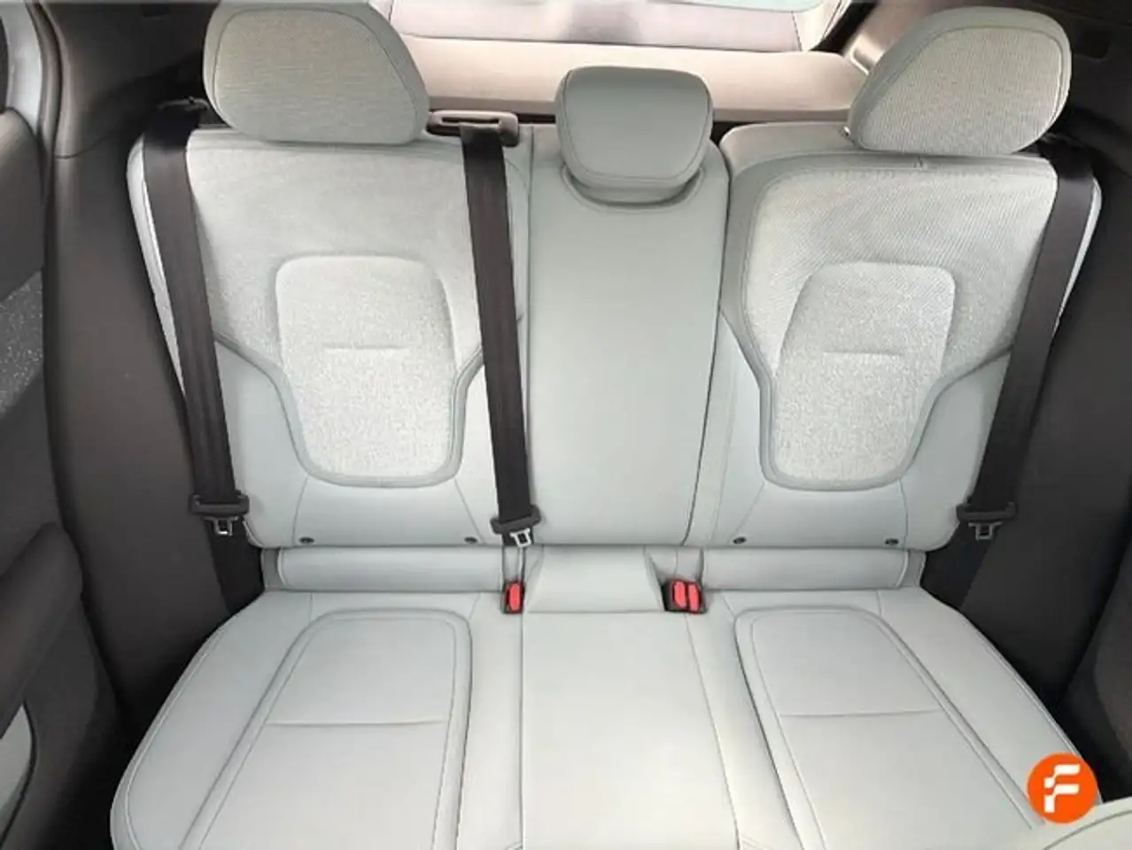 Volvo EX30 2.0cc 428cv — Galerie du véhicule 14