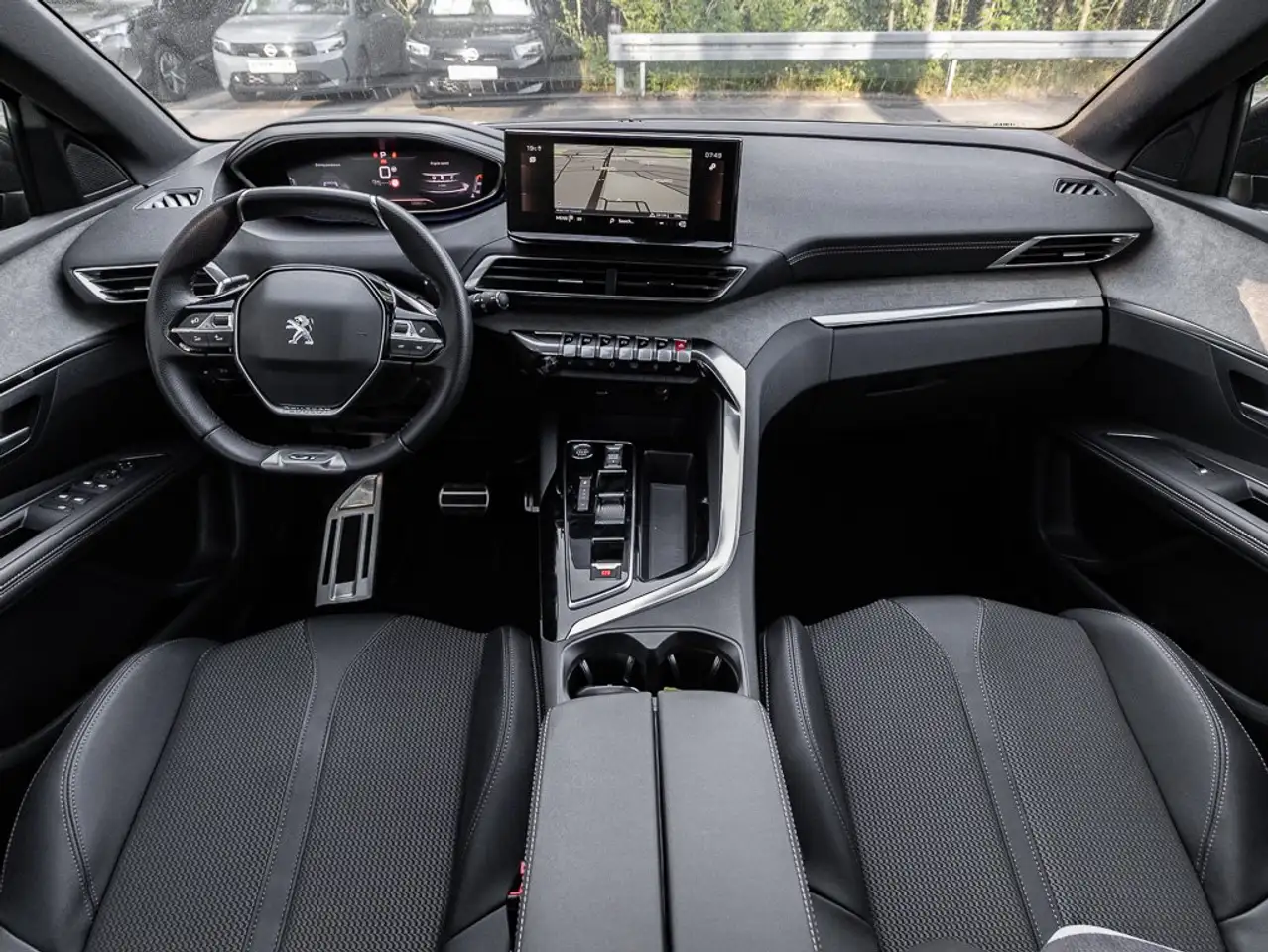 Peugeot 3008 130 GT +360°+PANO+NAVI+SHZ+eFH+ACC+DAB+LED++ — معرض صور السيارة 11