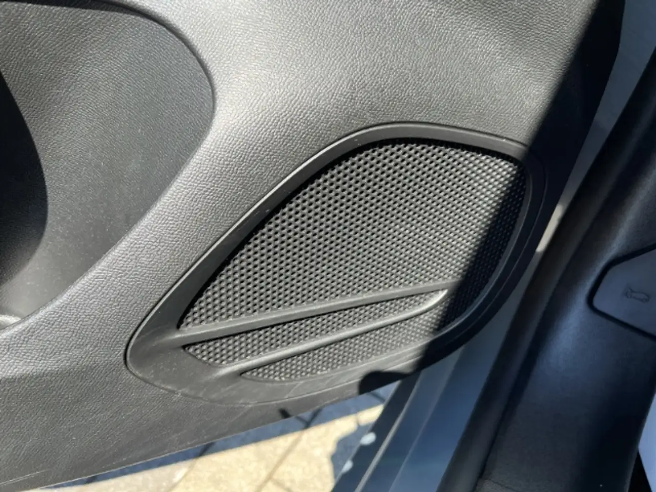 Opel Corsa 1.2 Rückfahrkamera - Sitzheizung - Apple CarPlay - — Galería del vehículo 28