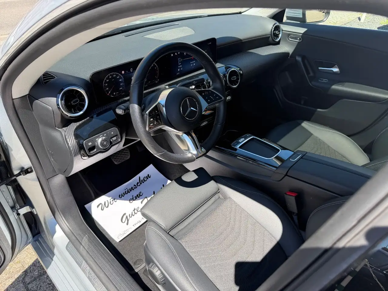 Mercedes-Benz CLA 180 PANO KAMERA AHK TEMPOMAT — Vehicle gallery 12