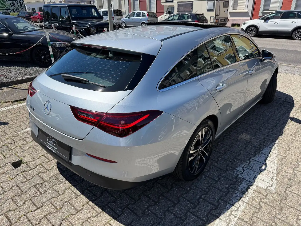 Mercedes-Benz CLA 180 PANO KAMERA AHK TEMPOMAT — Vehicle gallery 3