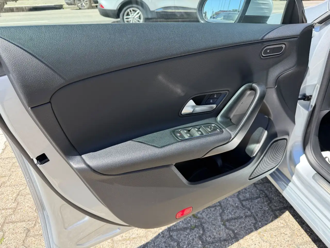 Mercedes-Benz CLA 180 PANO KAMERA AHK TEMPOMAT — Vehicle gallery 10