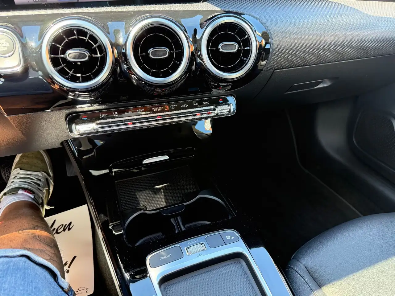 Mercedes-Benz CLA 180 PANO KAMERA AHK TEMPOMAT — Vehicle gallery 22