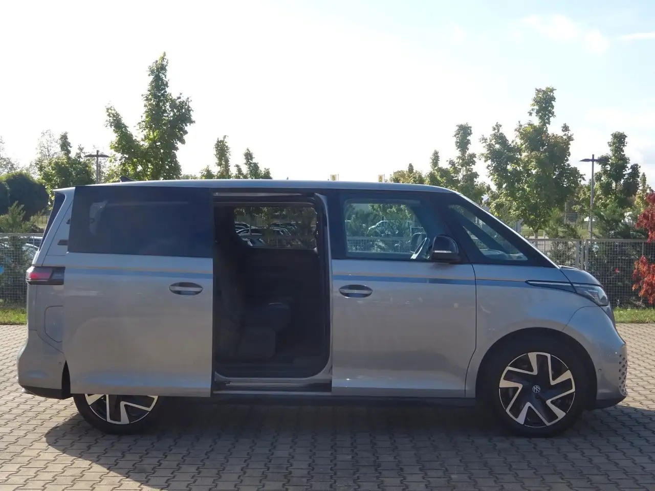 Volkswagen ID. Buzz Bus 286PS Autm. AHK Kamera Pro — معرض صور السيارة 15