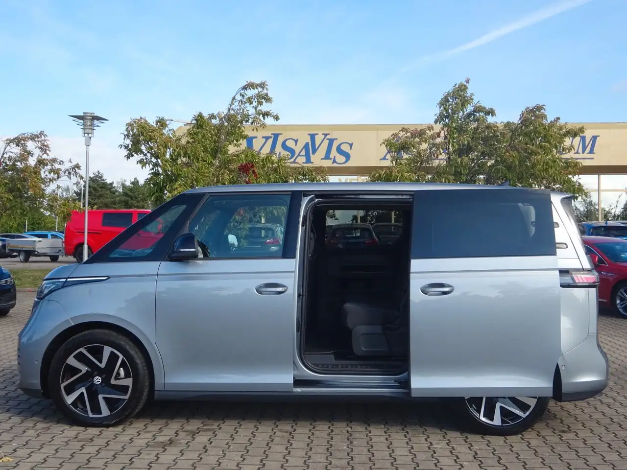 Volkswagen ID. Buzz Bus 286PS Autm. AHK Kamera Pro — معرض صور السيارة 4