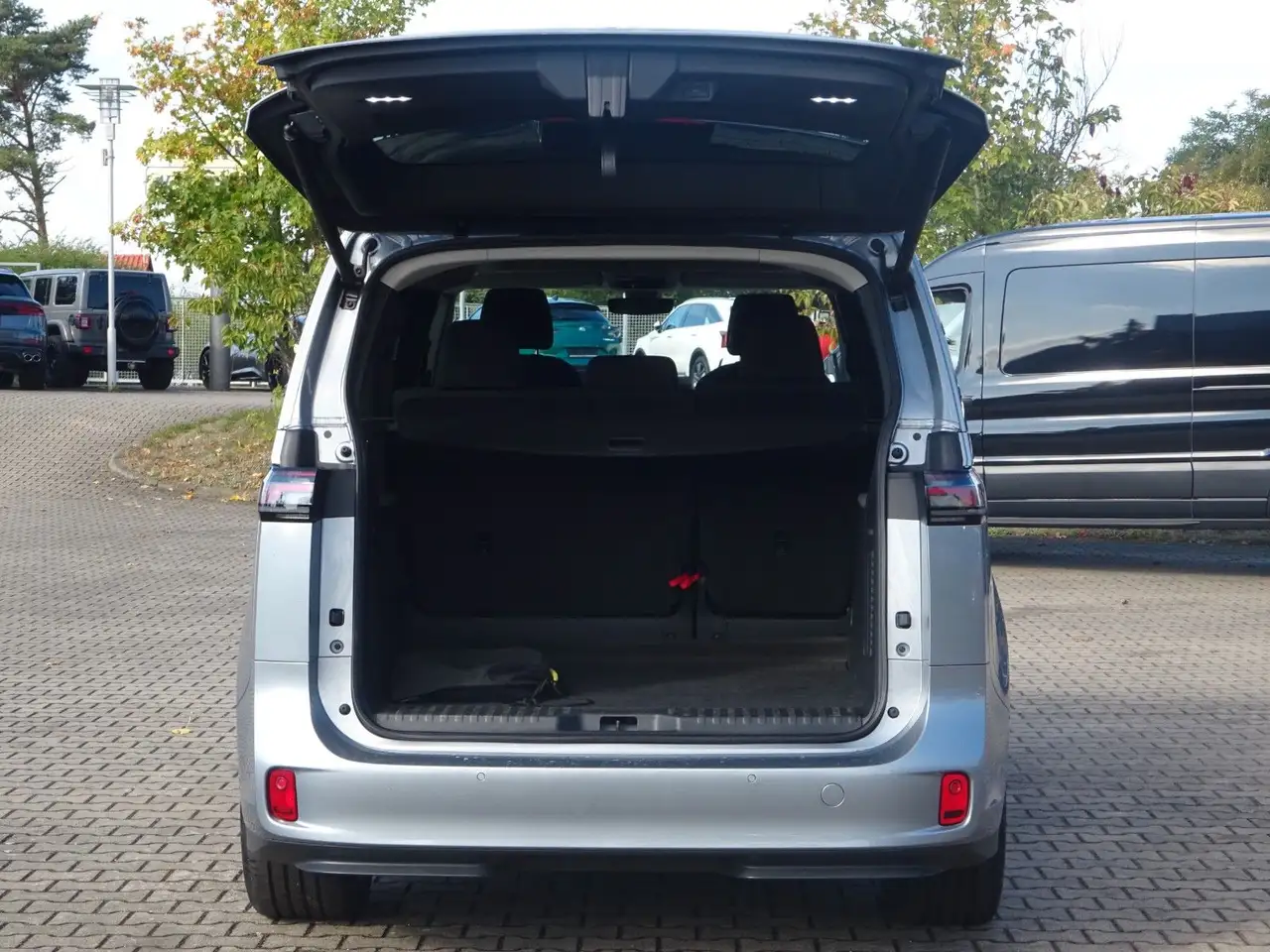 Volkswagen ID. Buzz Bus 286PS Autm. AHK Kamera Pro — معرض صور السيارة 6