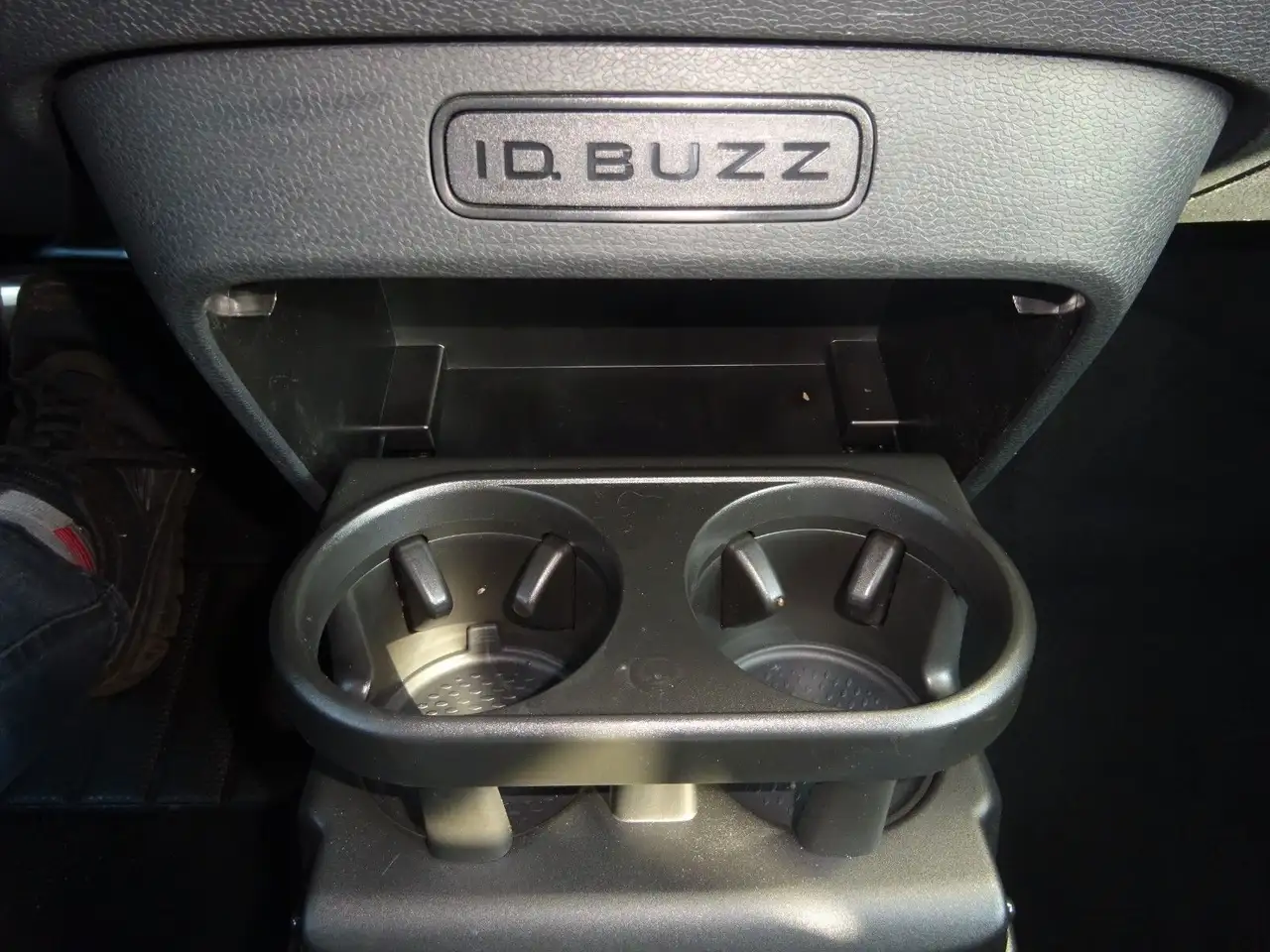 Volkswagen ID. Buzz Bus 286PS Autm. AHK Kamera Pro — معرض صور السيارة 23