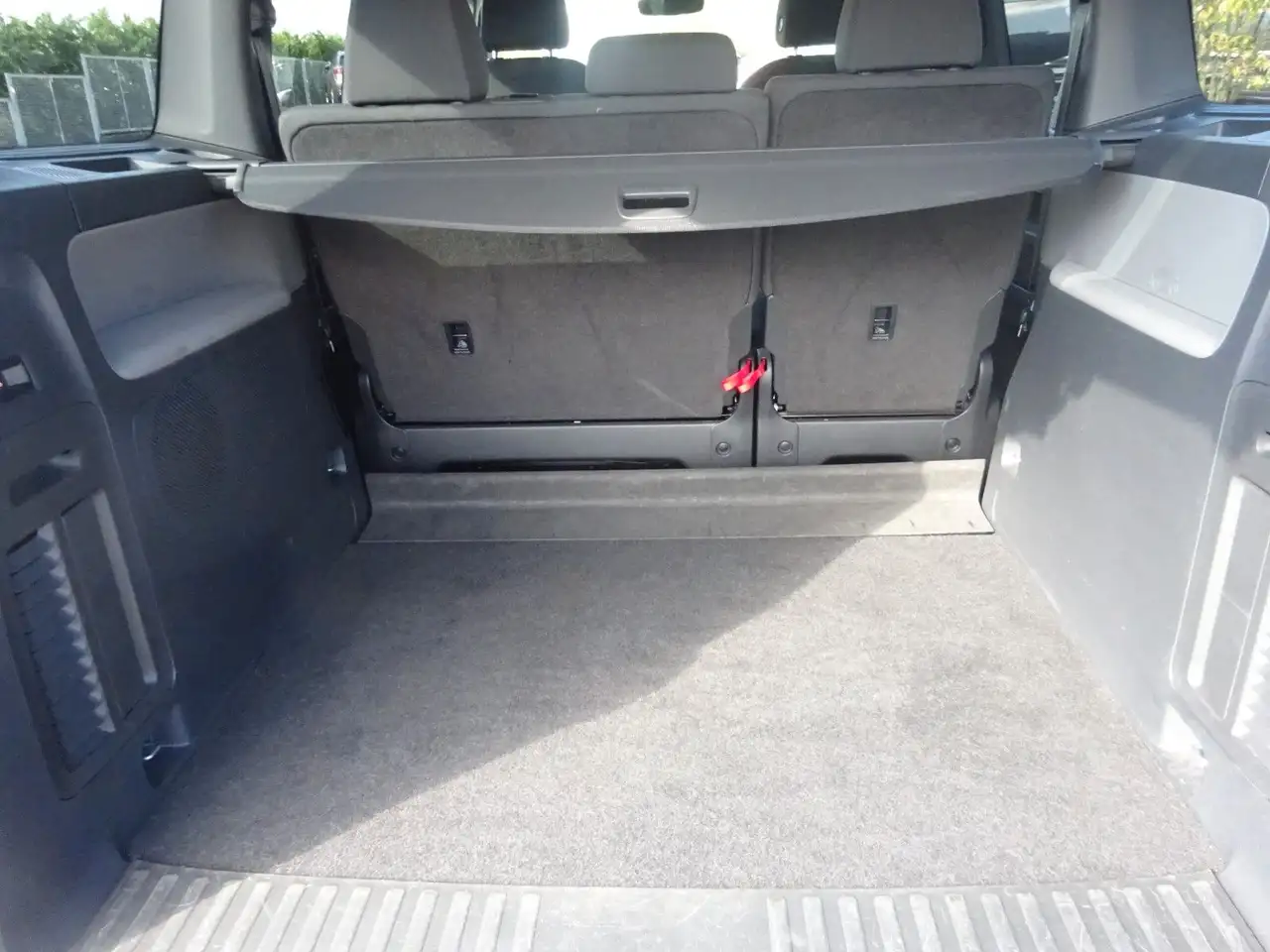 Volkswagen ID. Buzz Bus 286PS Autm. AHK Kamera Pro — معرض صور السيارة 7