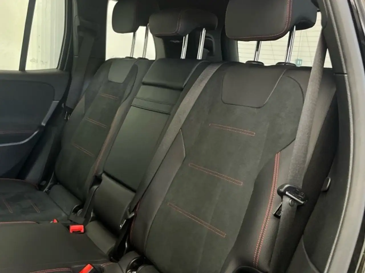Mercedes-Benz GLB 200 d 4MATIC — Galería del vehículo 11