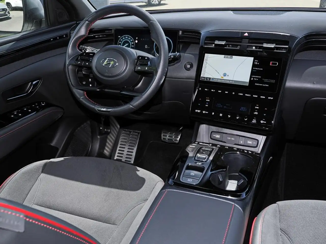Hyundai TUCSON 1.6 T-GDI N LINE PHEV 4WD SHZ LHZ NAVI — Galerie du véhicule 11