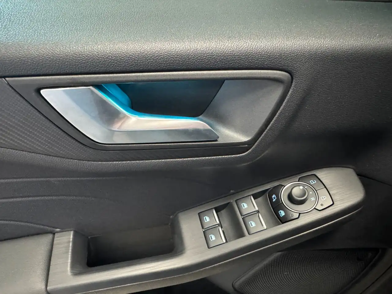 Ford Kuga ST-Line 1.5 AT AHK Navi Pano Kamera — معرض صور السيارة 10