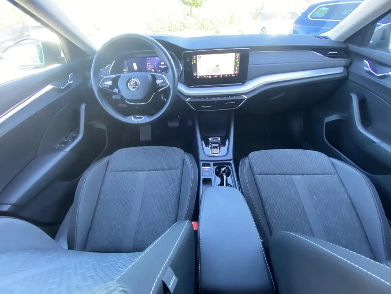 Skoda Octavia COMBI 1.5 eTSI DSG STYLE HEAD-UP+SMART-L — معرض صور السيارة 14