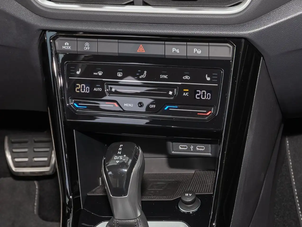 Volkswagen T-Roc R-Line 1.5 TSI +ALLW+AUT+RFK+KLI+LHZ+LED++ — Galería del vehículo 8