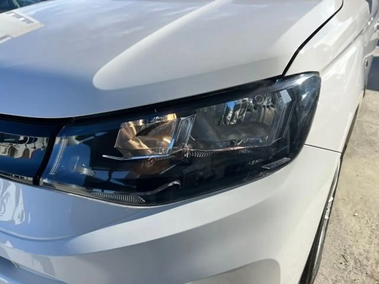 Volkswagen Caddy Maxi 2.0TDI Origin 75KW — Galería del vehículo 21