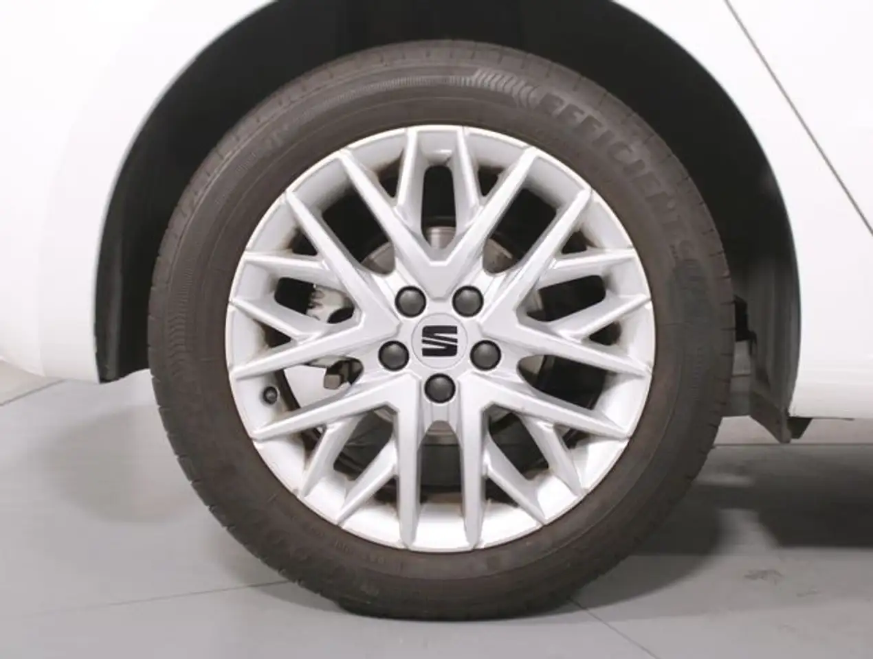 SEAT Ibiza 1.0 TSI S&S Special Edition 110 — معرض صور السيارة 8
